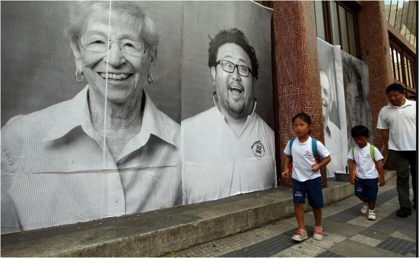 Foto de coreanos no bairro do Bom Retiro em São Paulo